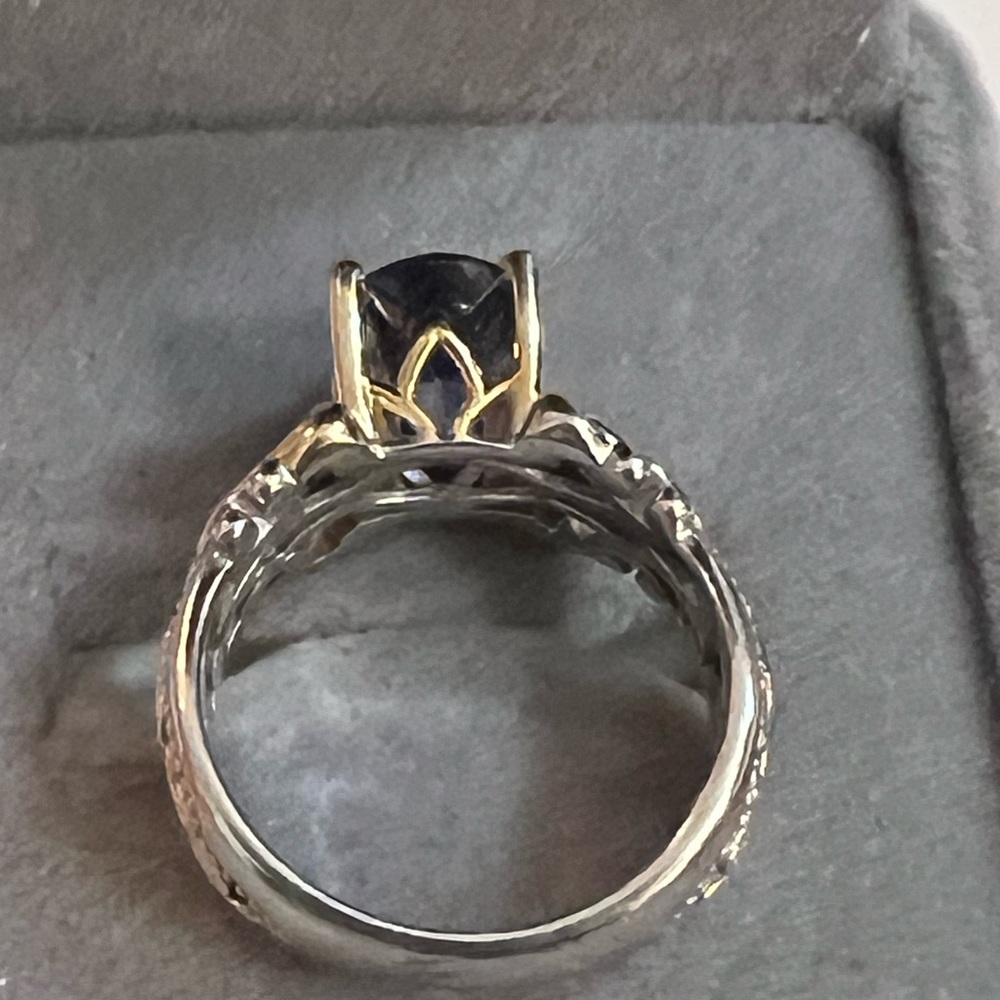 Tanzanite and diamond ring with 14 k gold accents size 7 - Picture 3 of 3